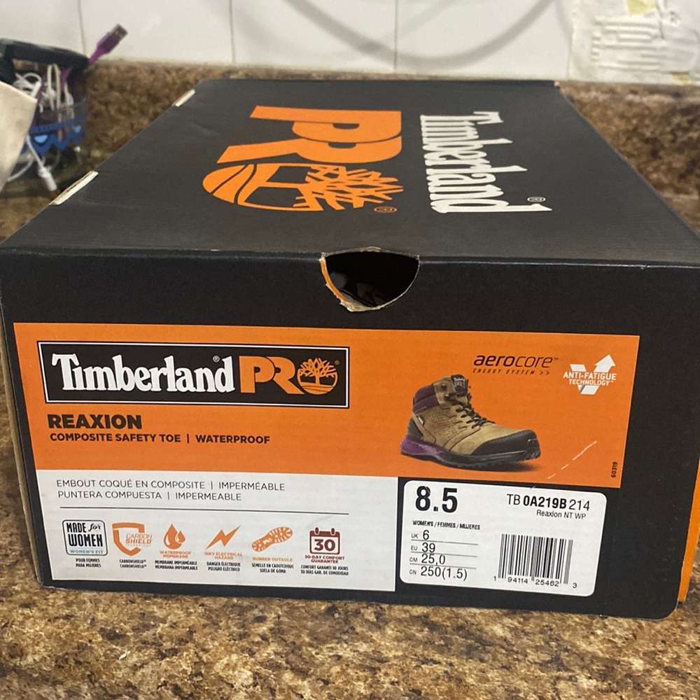 Reaxion Timberland hiking boots